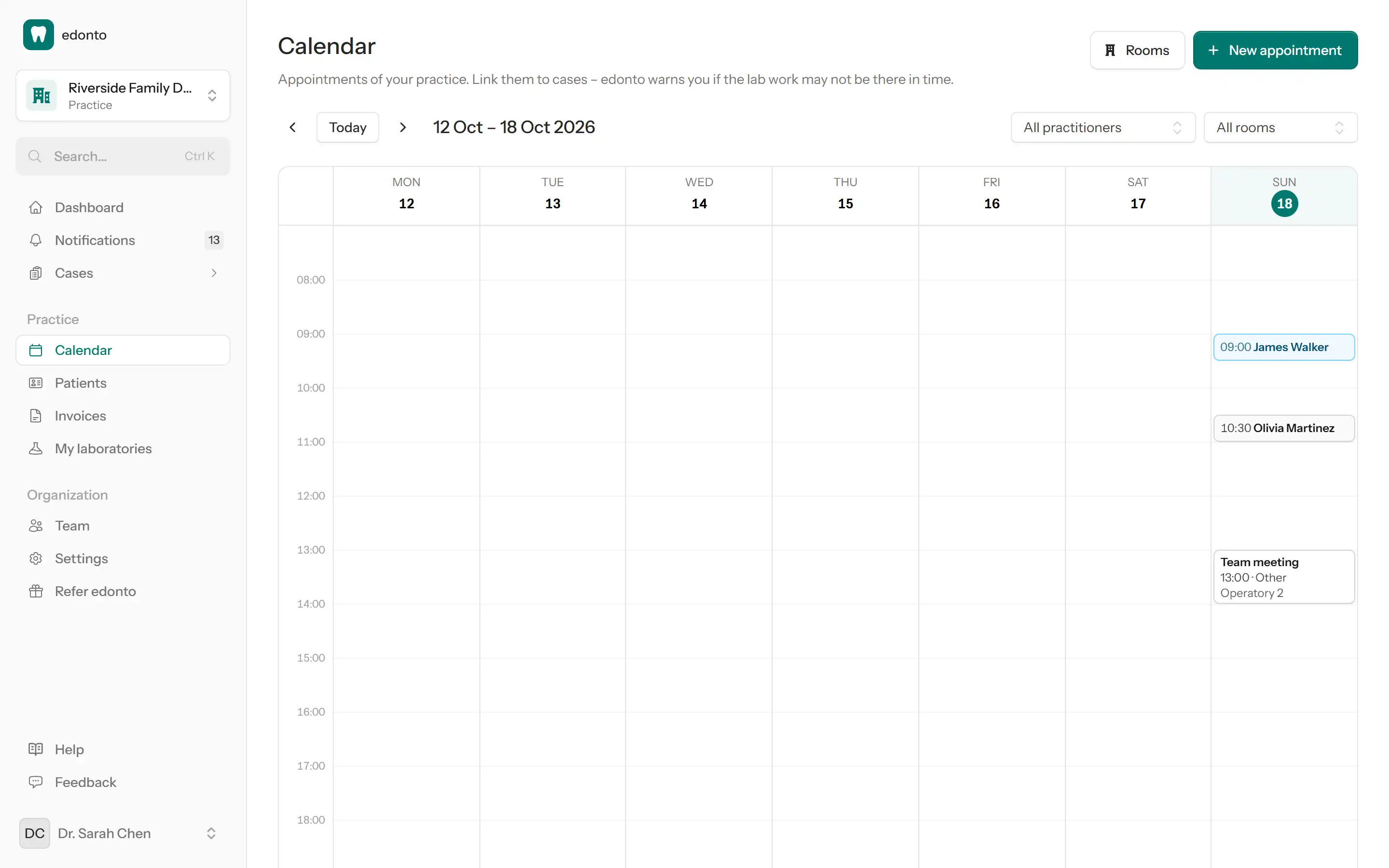 Week view of the clinic calendar with an appointment marked as at risk